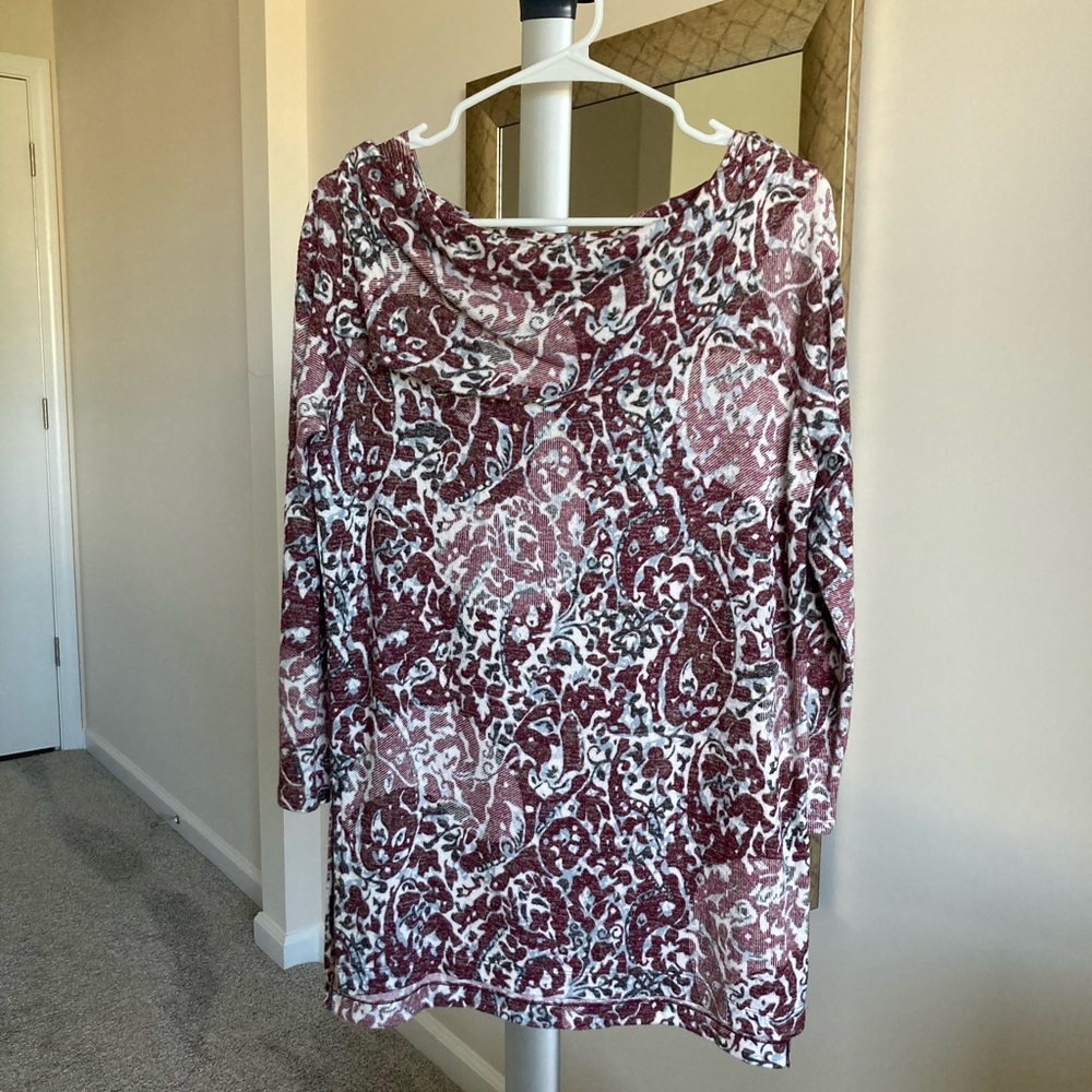 CHICOS Cowl neck, 3/4 sleeve Blouse. EUC